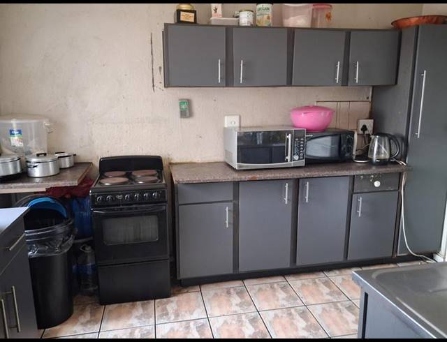 4 BEDROOM APARTMENT FOR SALE IN SUNNYSIDE